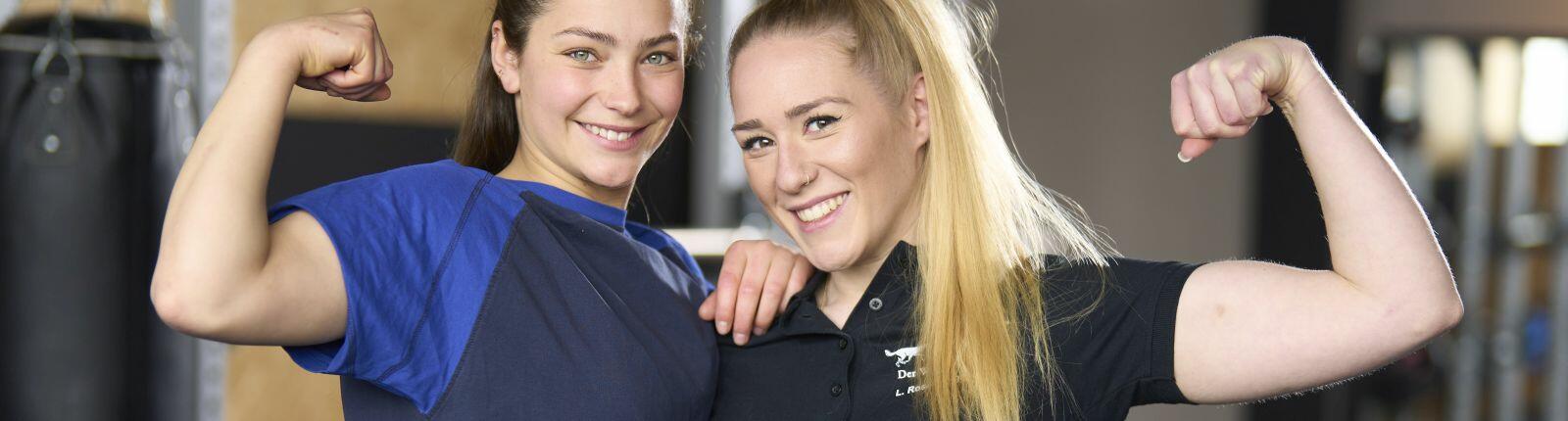 Zwei starke Anlagenmechanikerinnen